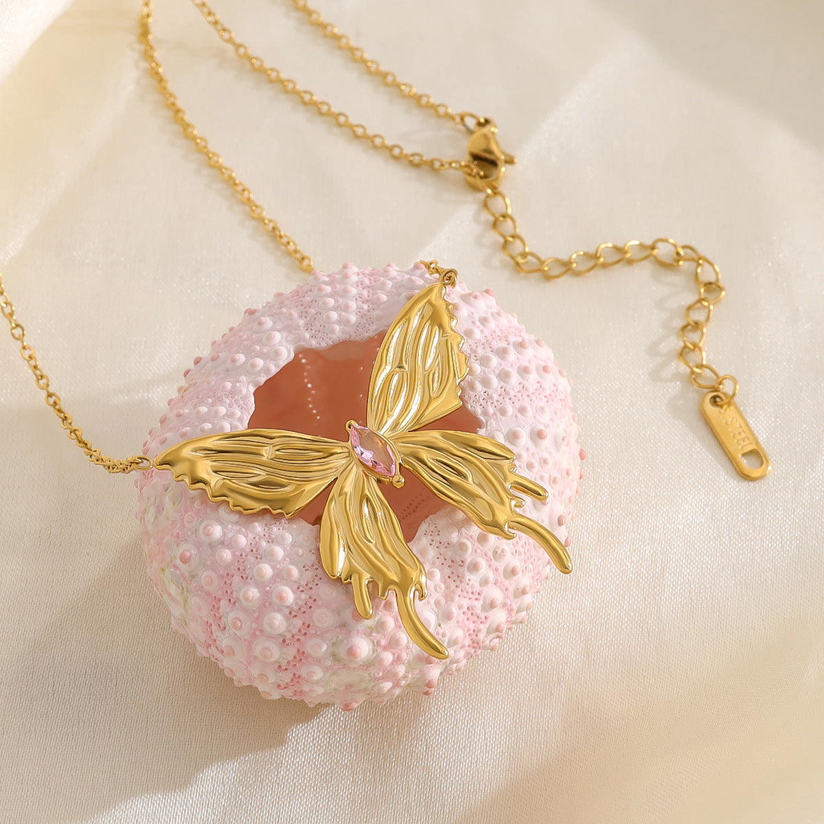 Fashionable Minimalist Versatile 3D Butterfly Necklace